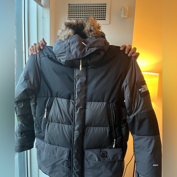 NORTH FACE WINTER JACKET PARKA . MOVE OUT SALE - Picture 8 of 11